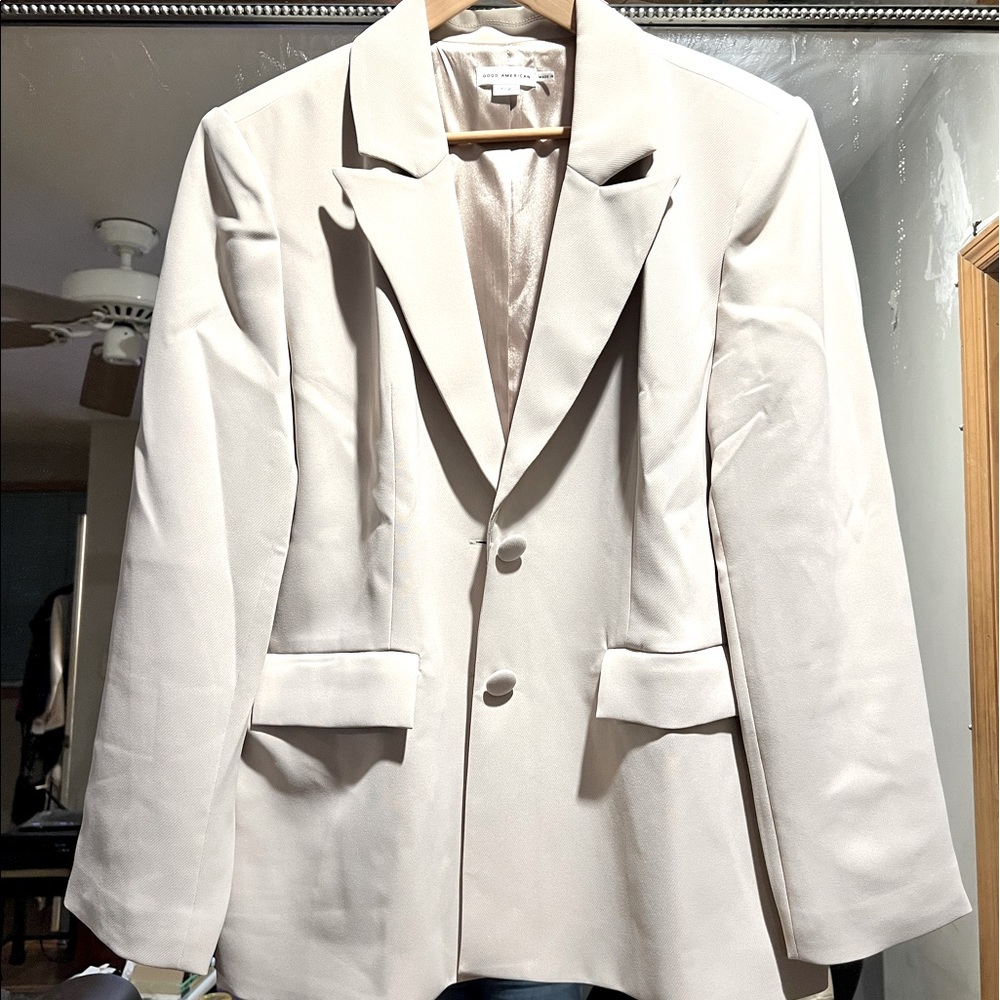 ✨ Good American boyfriend blazer  BRAND NEW but no tags. never worn ✨